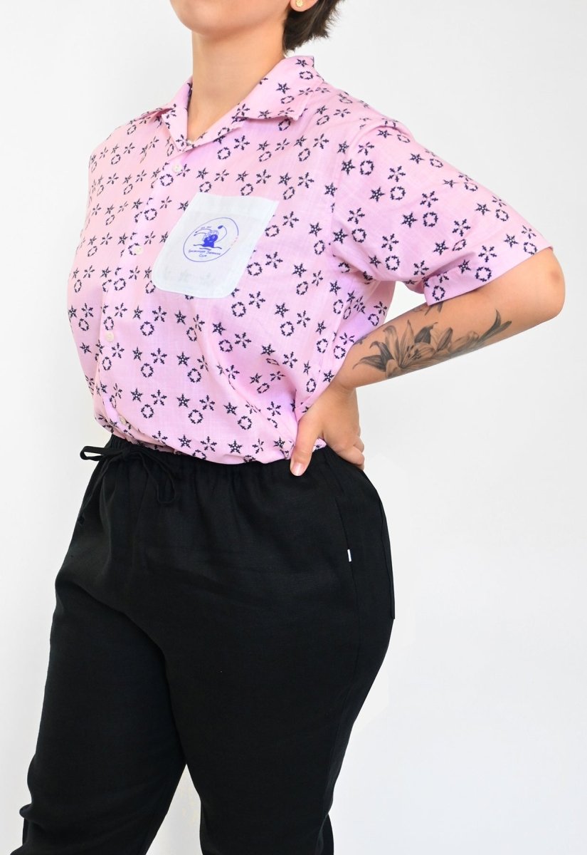 Camiseta abotonada "Club Natación Sincronizada" - Aguas Rosa