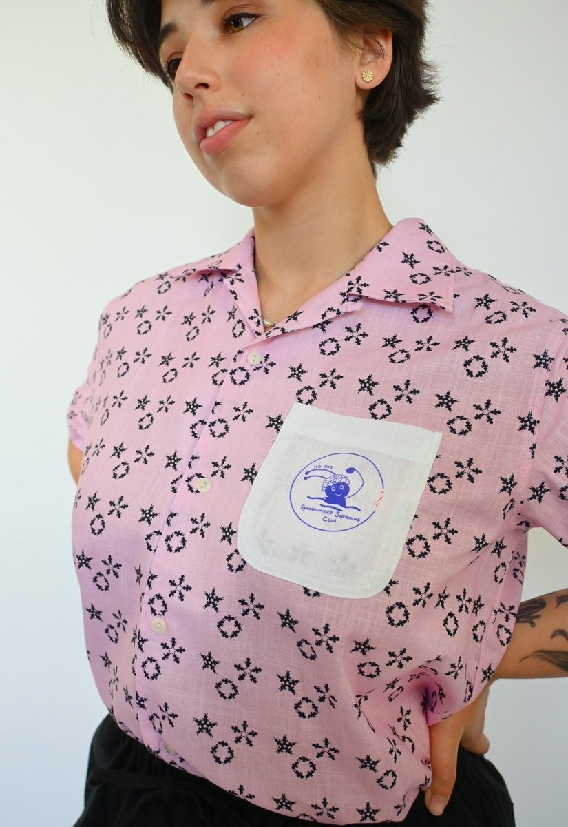 Camiseta abotonada "Club Natación Sincronizada" - Aguas Rosa