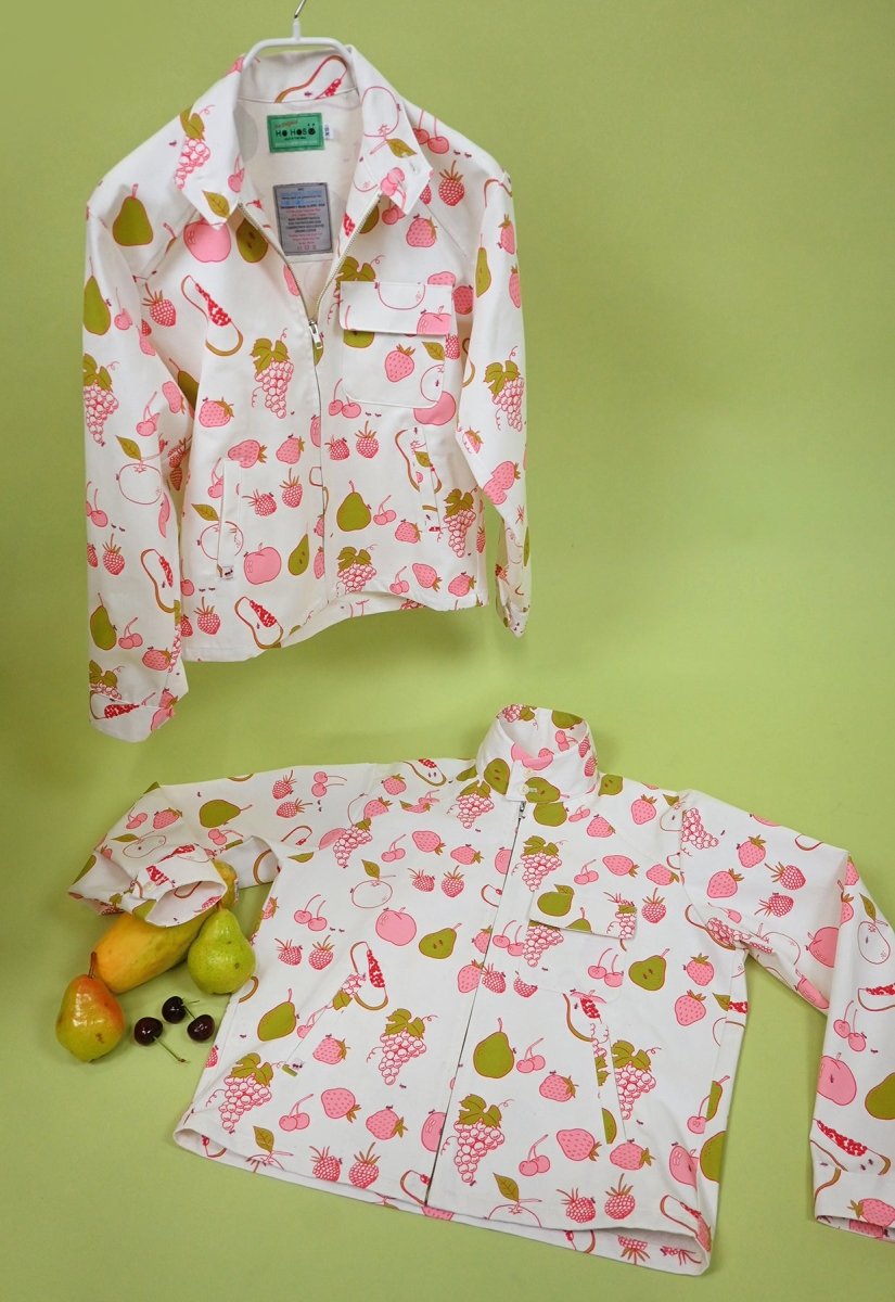 Chaqueta con estampado "All Over Fruit"