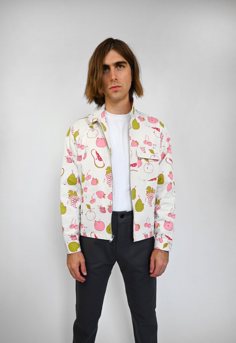 Chaqueta con estampado "All Over Fruit"