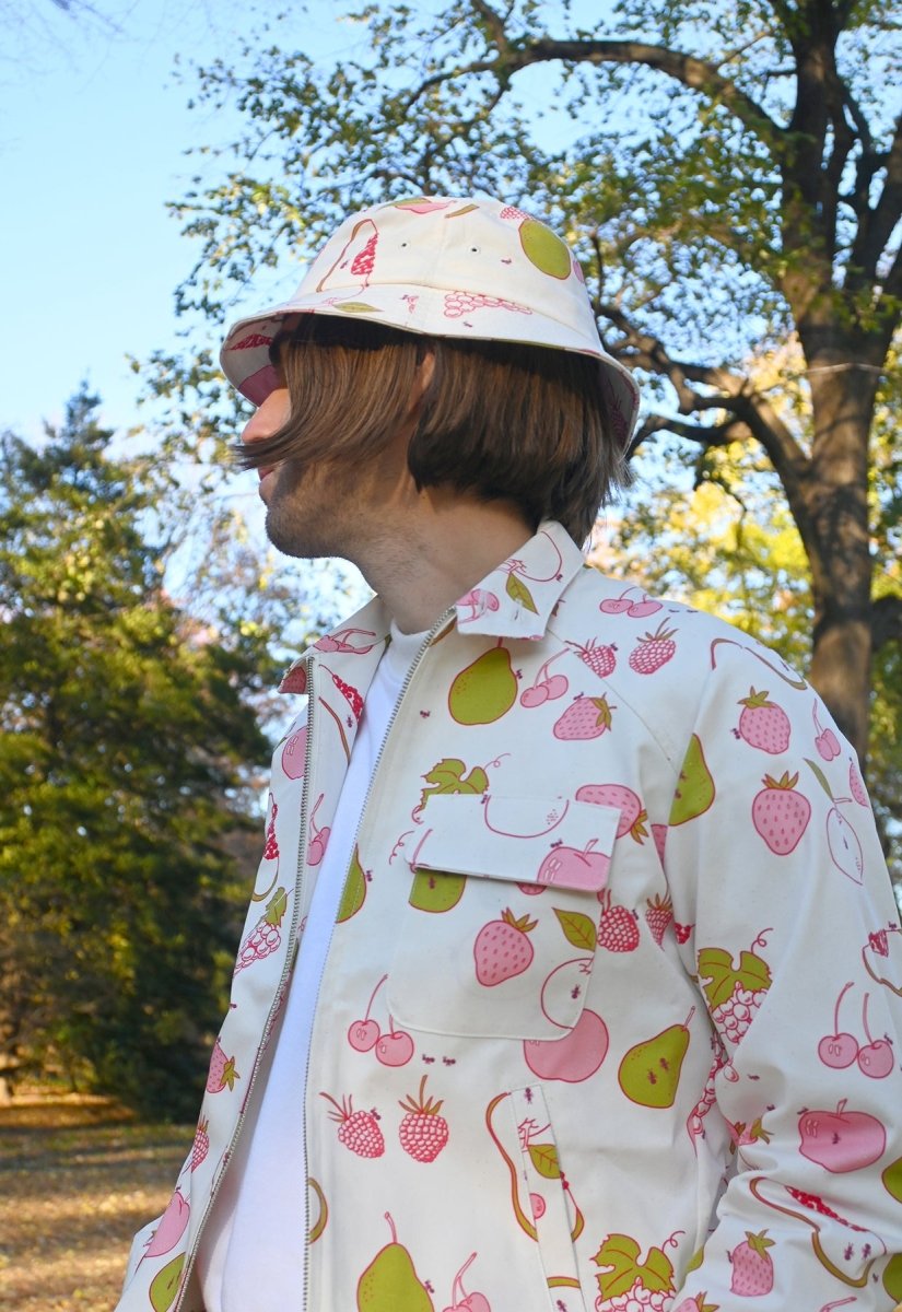 Chaqueta con estampado "All Over Fruit"