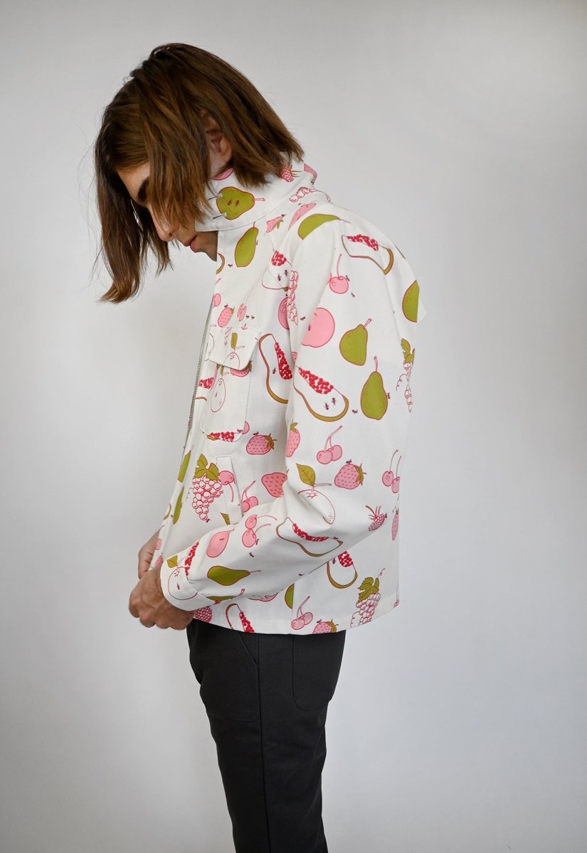 Chaqueta con estampado "All Over Fruit"