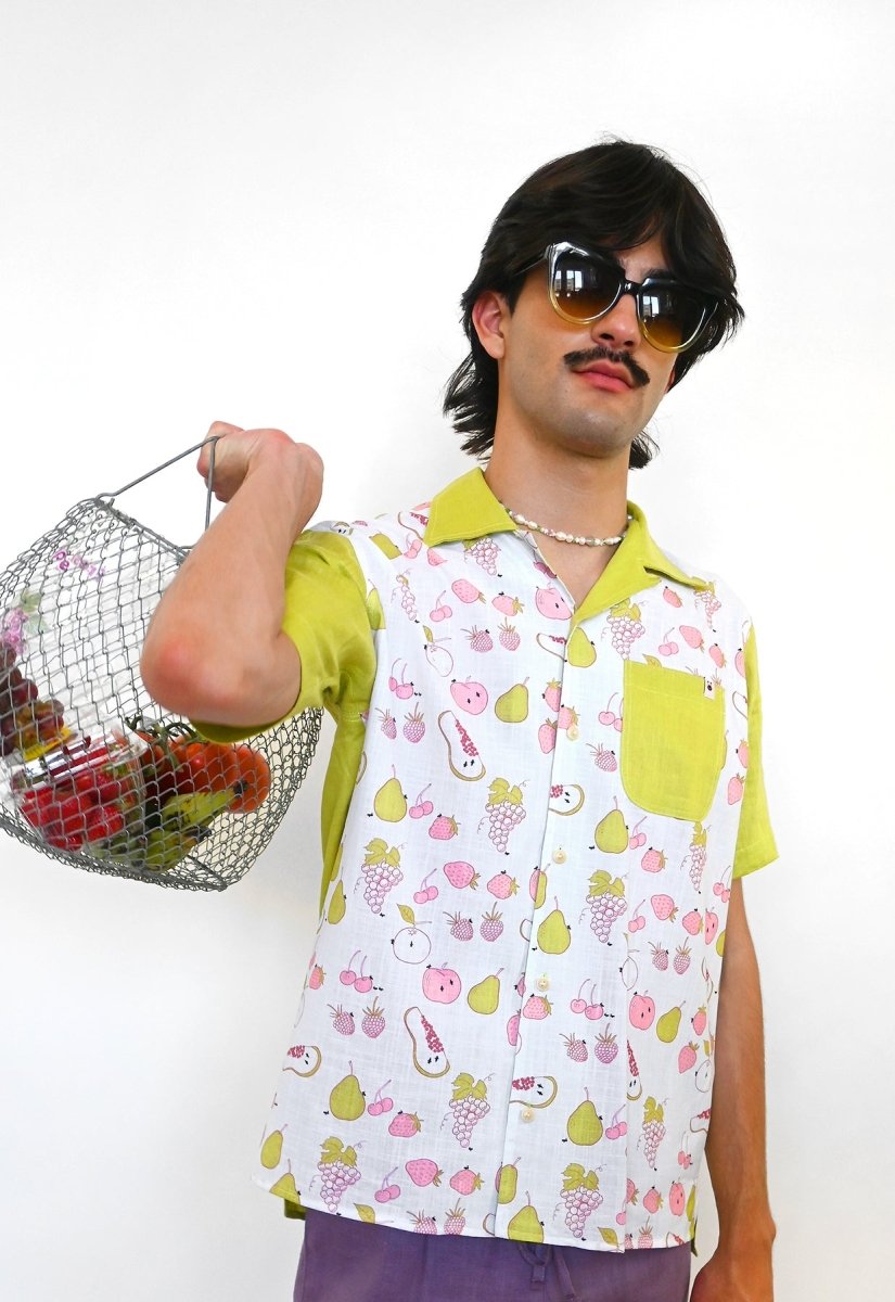 Camisa de vacaciones con botones "All Over Fruit"